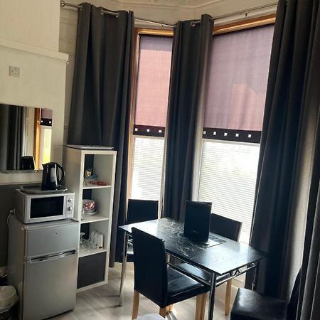 Mccoinnich Rooms Данди Экстерьер фото